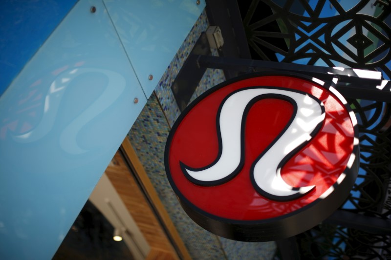 © Reuters. A Lululemon store logo is pictured on a shop in Santa Monica