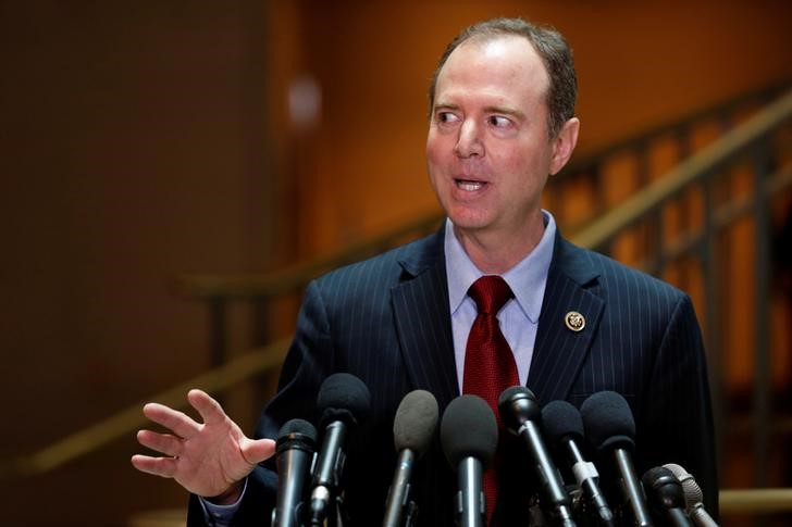 © Reuters. House Intelligence ranking member Schiff speaks with reporters at the U.S. Capitol in Washington