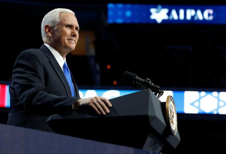 © Reuters. U.S. Vice President Mike Pence speaks at the American Israel Public Affairs Committee (AIPAC) policy conference in Washington