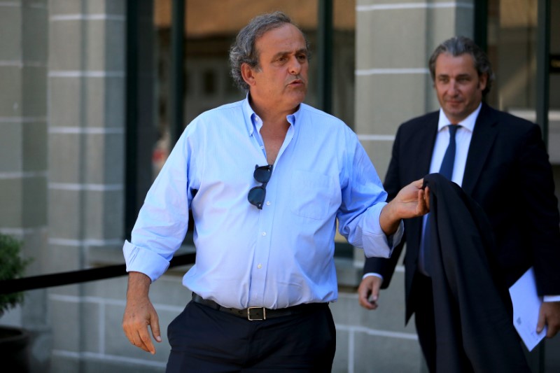 © Reuters. Former UEFA President Platini leaves the Court of Arbitration for Sport (CAS) after being heard in the arbitration procedure involving him and the FIFA in Lausanne