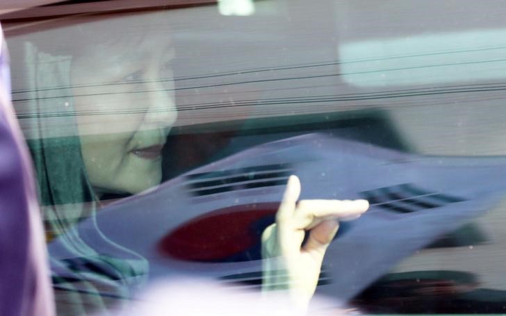 © Reuters. بعد الإطاحة بها.. رئيسة كوريا الجنوبية خلف القضبان بتهمة تلقي رشى