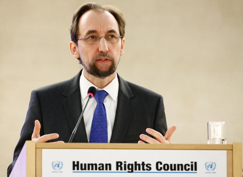 © Reuters. مفوض الأمم المتحدة لحقوق الإنسان يقول ما كان ينبغي للأردن استضافة البشير