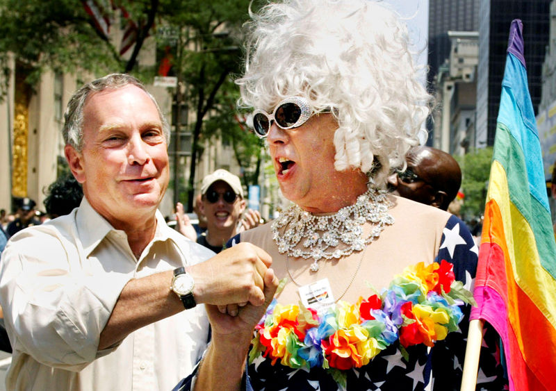 © Reuters. Muere Gilbert Baker, creador de la bandera arco iris de los derechos homosexuales