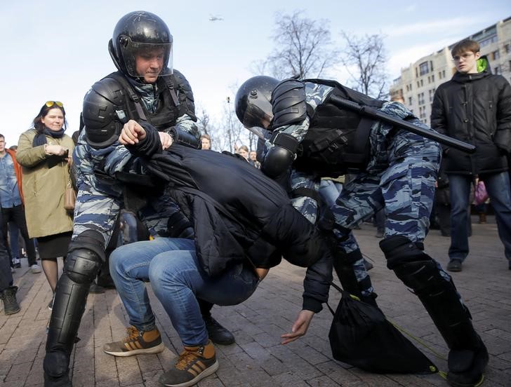 © Reuters. روسيا تفتح تحقيقا جنائيا ضد داعمي احتجاج جديد في موسكو