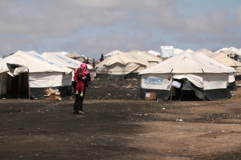 © Reuters. مقابلة-الأمم المتحدة تدعو دول الخليج لتقديم مزيد من المساعدة للاجئي سوريا