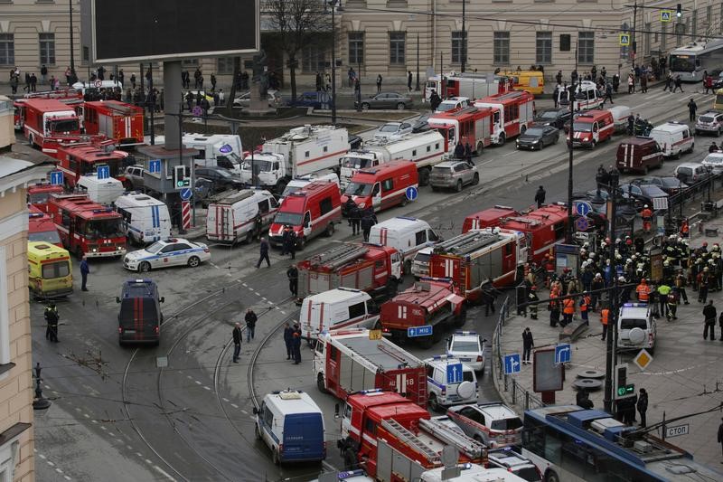 © Reuters. Al menos 10 muertos y 47 heridos en explosión el metro de San Petersburgo