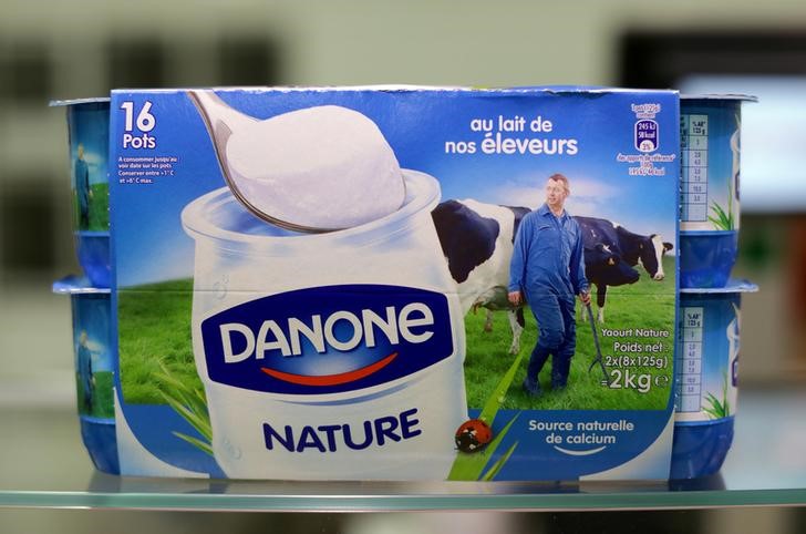 © Reuters. Yoghurt by French foods group Danone is seen on shelves in a Casino supermarket in Nice