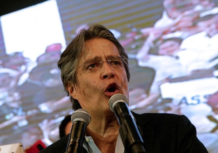 © Reuters. Guillermo Lasso faz discurso em Guayaquil