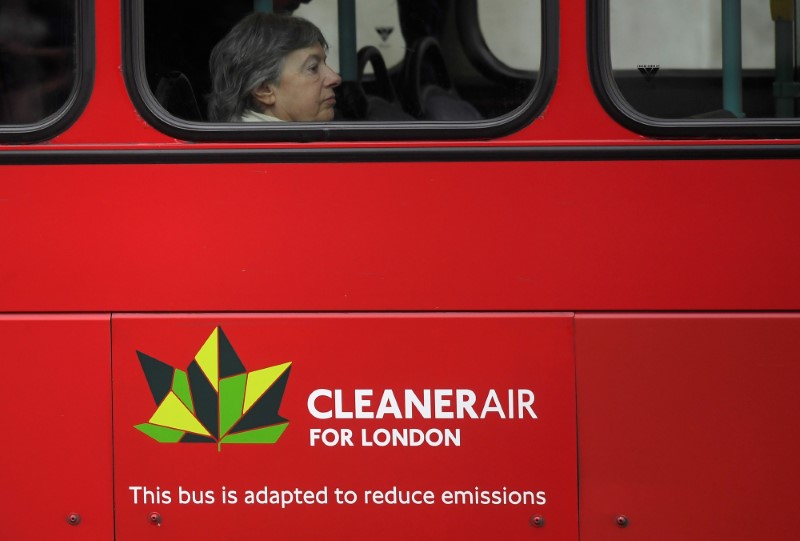 © Reuters. Londres presentará una nueva tasa para los vehículos más contaminantes