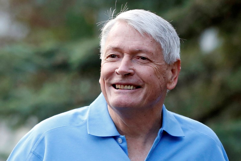 © Reuters. FILE PHOTO: Chairman of Liberty Media John Malone attends the Allen & Co Media Conference in Sun Valley, Idaho