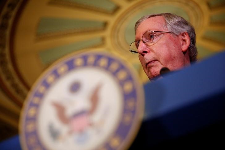 © Reuters. U.S. Senate Majority Leader Mitch McConnell speaks to reporters at the U.S. Capitol in Washington