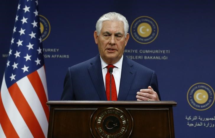 © Reuters. U.S. Secretary of State Tillerson speaks during a news conference in Ankara