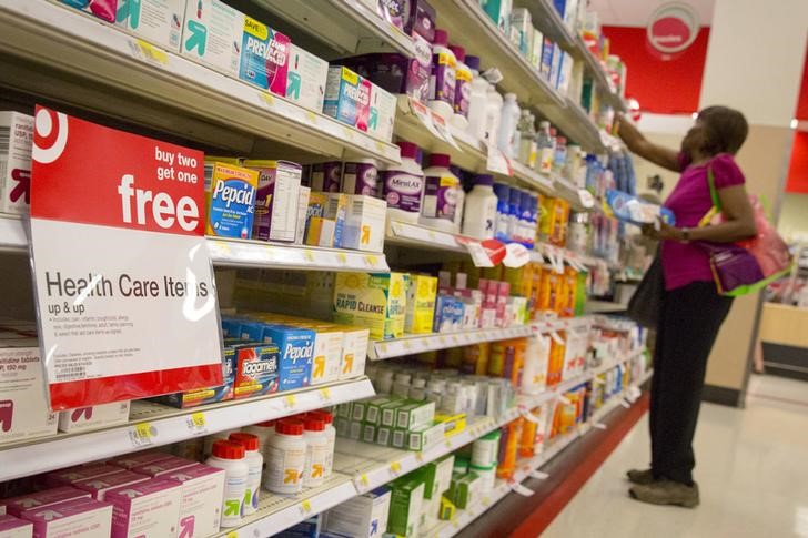 © Reuters. A customer shops in the pharmacy department of a Target store in the Brooklyn borough of New York