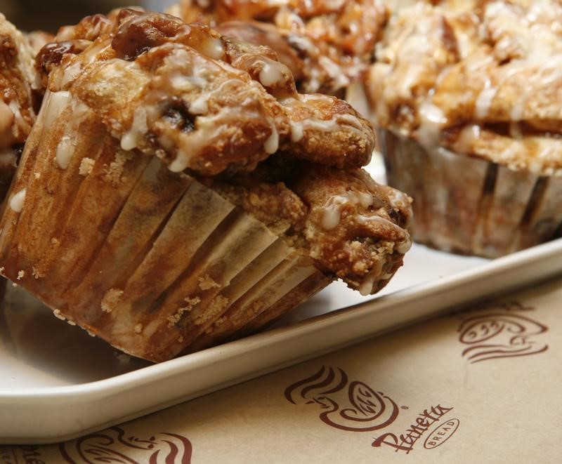 © Reuters. A muffin on display at a Panera Bread Co restaurant in Chicago