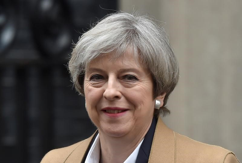 © Reuters. Britain's Prime Minister Theresa May leaves 10 Downing Street in London