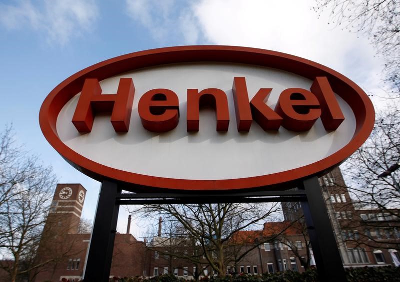 © Reuters. A logo of consumer goods group Henkel is pictured in Duesseldorf