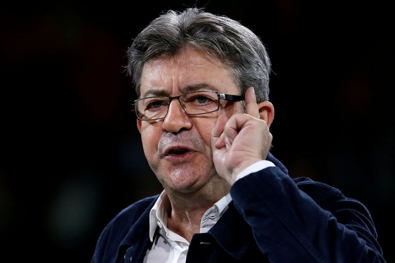 © Reuters. FILE PHOTO: Jean-Luc Melenchon of the French far left Parti de Gauche and candidate for the 2017 French presidential election delivers a speech as he holds a political rally in Rennes