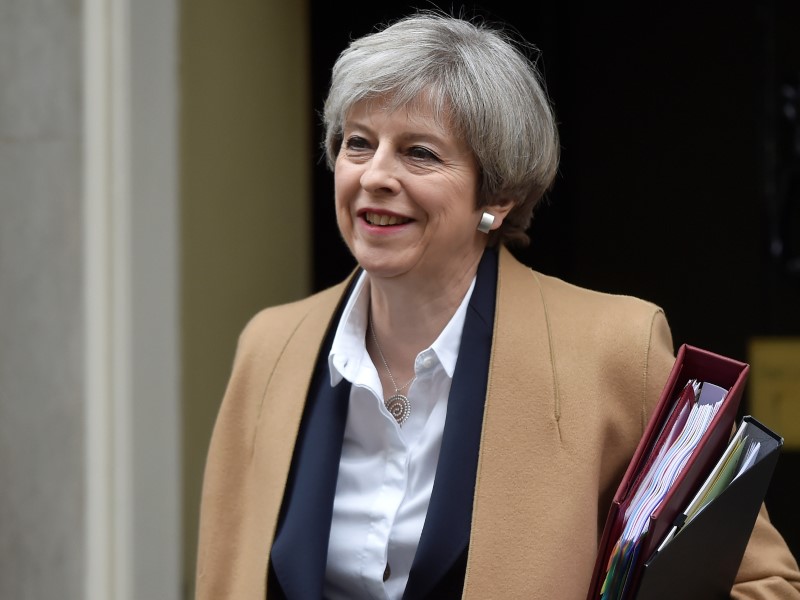 © Reuters. Britain's Prime Minister Theresa May leaves 10 Downing Street in London