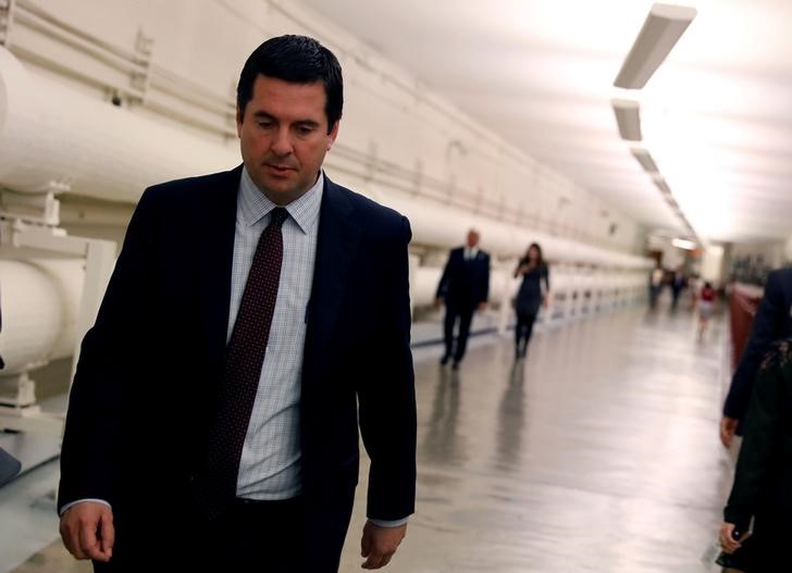 © Reuters. House Intelligence Committee Chair Rep. Devin Nunes (R-CA) leaves the House floor on Capitol Hill in Washington