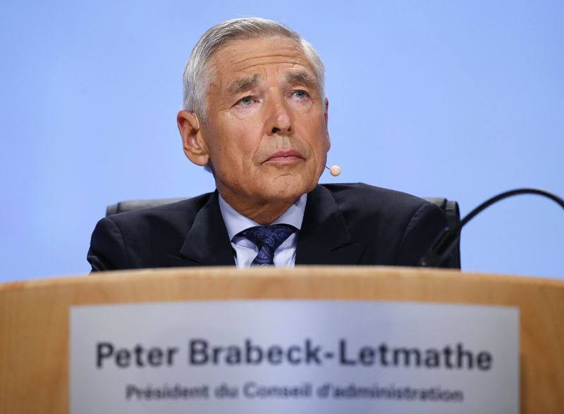© Reuters. Nestle Chairman Brabeck-Letmathe listens during Nestle shareholders meeting in Lausanne