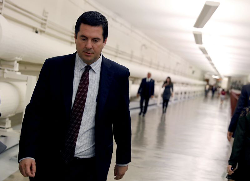 © Reuters. FILE PHOTO - House Intelligence Committee Chair Rep. Devin Nunes (R-CA) leaves the House floor on Capitol Hill in Washington