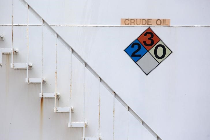 © Reuters. FILE PHOTO: A sign listing the contents of an oil storage tank is seen during a tour by the Department of Energy at the Strategic Petroleum Reserve in Freeport