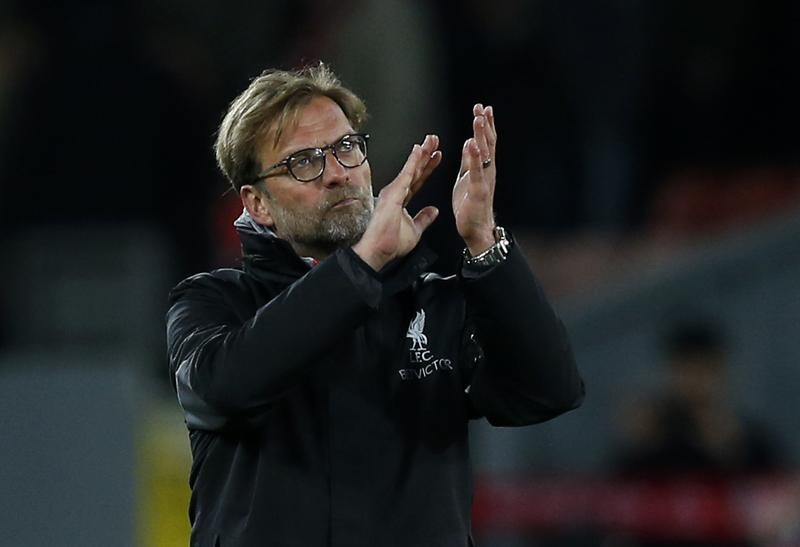 © Reuters. Liverpool manager Juergen Klopp looks dejected after the match