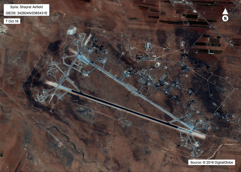 © Reuters. Base aérea Shayrat em Homs, na Síria é vista em imagem de satélite.