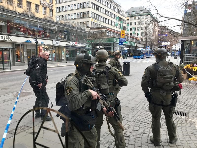 © Reuters. Mueren tres personas al arrollar un camión a una multitud en Estocolmo