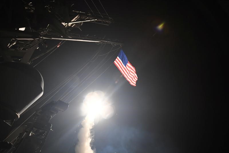 © Reuters. مسؤولون أمريكيون: الاتصالات مستمرة بين الجيشين الأمريكي والروسي