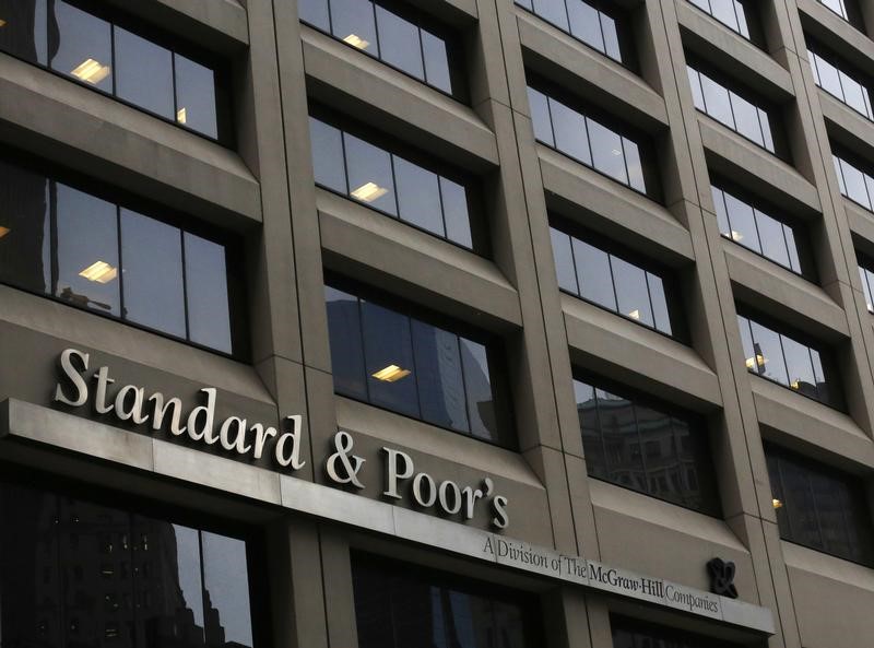 © Reuters. S&P CONFIRME LES NOTES SOUVERAINES ET LA PERSPECTIVE STABLE