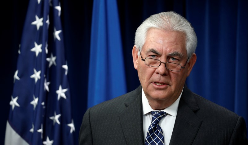 © Reuters. Secretary of State Rex Tillerson delivers remarks on issues related to visas and travel