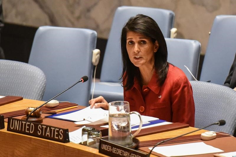 © Reuters. سفيرة أمريكا بالأمم المتحدة: إزاحة الأسد أولوية