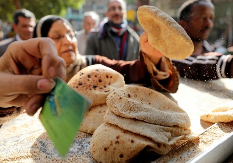 © Reuters. معدل التضخم يواصل الارتفاع في مدن مصر لكن بوتيرة أبطأ