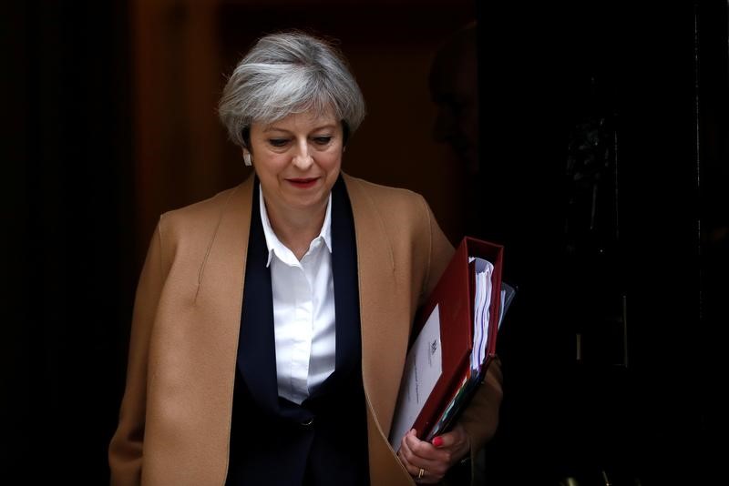 © Reuters. Britain's Prime Minister Theresa May leaves 10 Downing Street in London