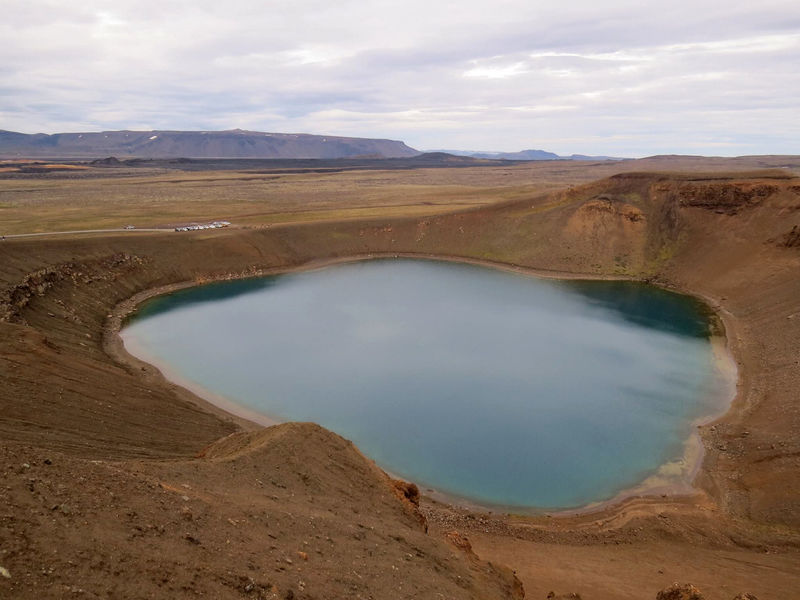 © Reuters. A view of the main crater of the Krafla volcano near Reykjahlid