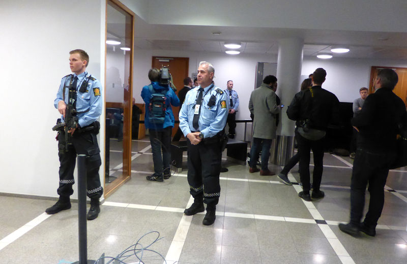 © Reuters. Armed police guard the district court in Oslo