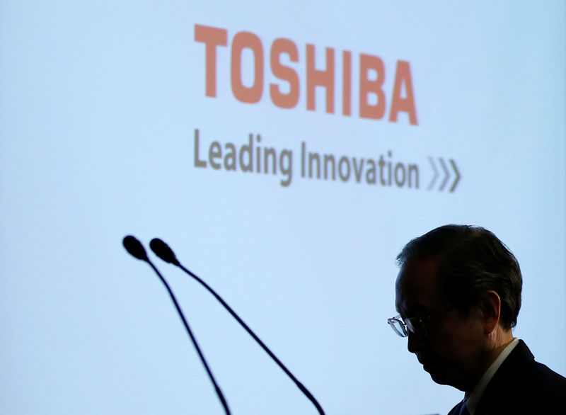 © Reuters. Toshiba hará todo lo posible para evitar salir de la Bolsa de Tokio