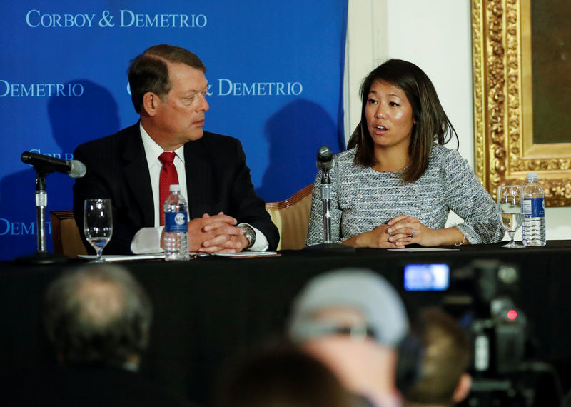 © Reuters. Crystal Dao Pepper, daughter of Dr. David Dao, speaks during a news conference in Chicago