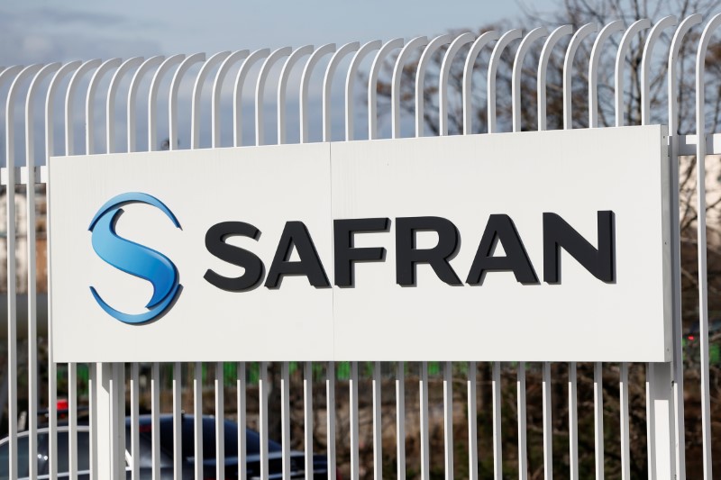 © Reuters. The logo of Safran is seen outside the company's heanquarters in Paris