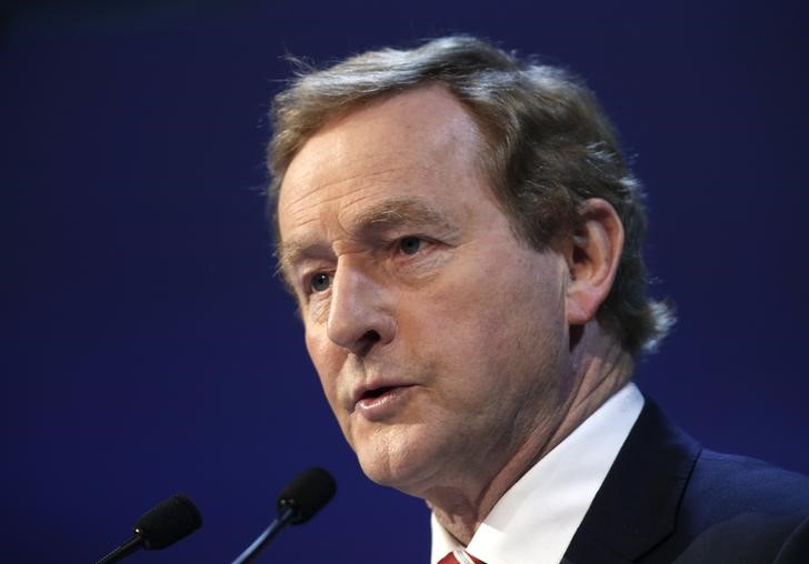 © Reuters. Irish Prime Minister Enda Kenny takes part in a European People Party  summit in St Julian's