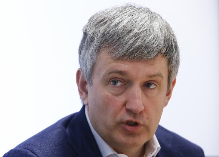 © Reuters. Основной владелец и глава ритейлера М.Видео Александр Тынкован дает интервью Рейтер в Москве