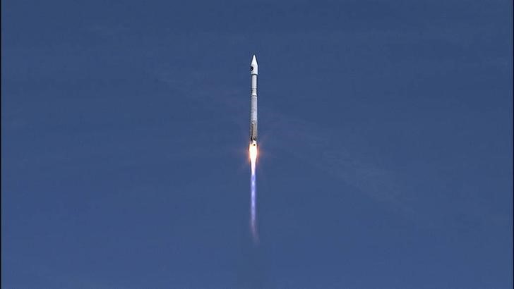 © Reuters. انطلاق مركبة شحن إلى محطة الفضاء الدولية حاملة إمدادات وتجارب