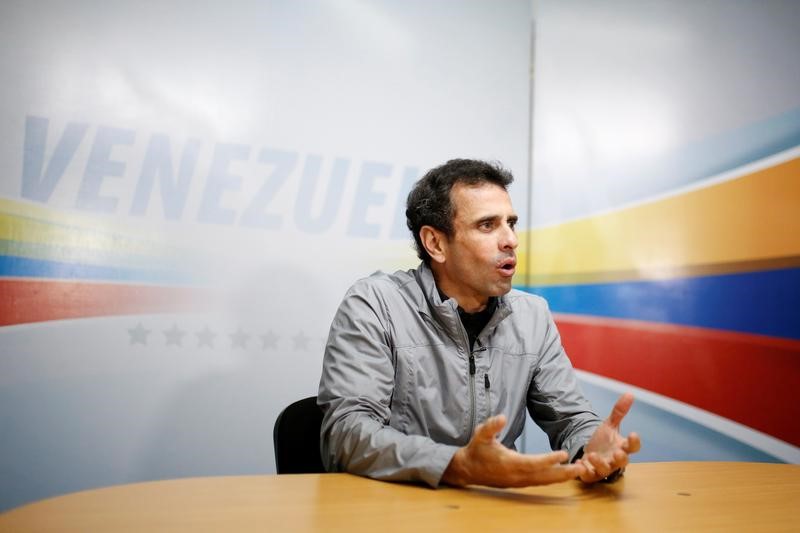 © Reuters. Capriles dice que el Gobierno de Maduro está en fase terminal