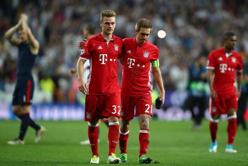 © Reuters. El Bayern sale de la Liga de Campeones quejándose de un "robo"