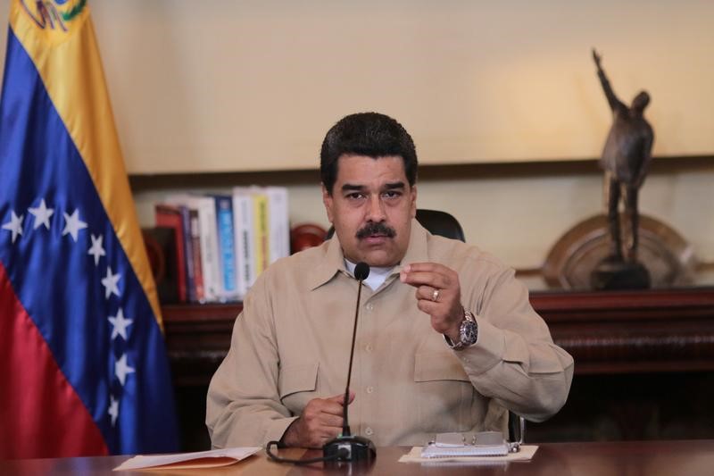 © Reuters. المعارضة الفنزويلية تنظم "أم المسيرات" ضد الرئيس مادورو