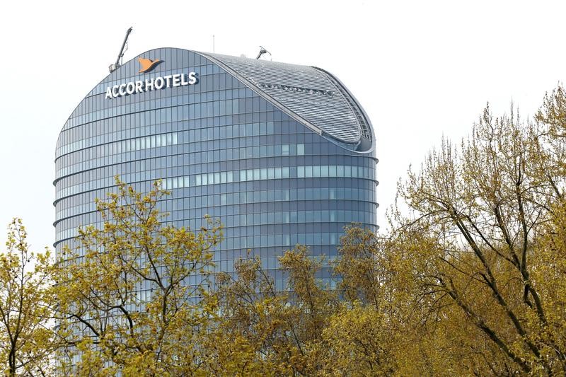 © Reuters. ACCORHOTELS REJETTE UNE RÉSOLUTION D'ACTIONNAIRES CONTRE LES DDV DOUBLES