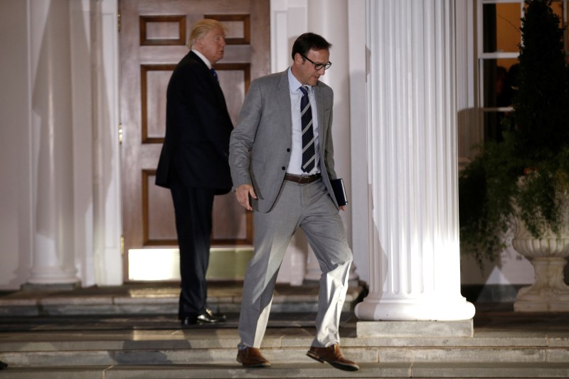 © Reuters. Todd Ricketts, co-owner of the MLB baseball team the Chicago Cubs, departs  following a meeting with U.S. President-elect Donald Trump in Bedminster