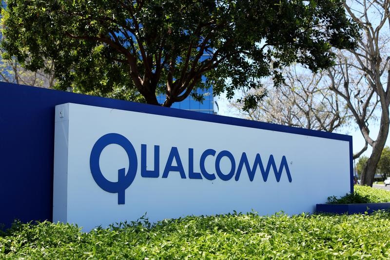 © Reuters. QUALCOMM: BÉNÉFICE ET CA BATTENT LE CONSENSUS AU DEUXIÈME TRIMESTRE