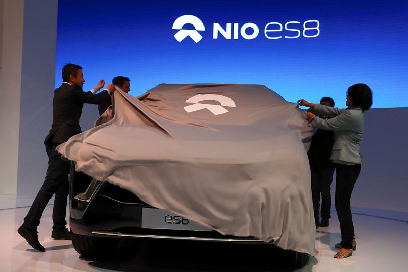 © Reuters. ES8 SUV of the Chinese electric vehicle start-up Nio is unveiled at the Shanghai autoshow, in Shanghai